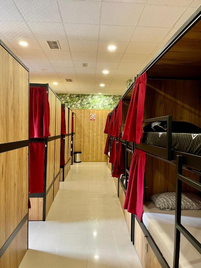Velvet Hostel Madrid Exterior foto